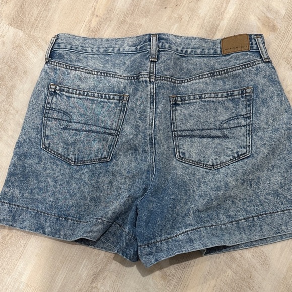American Eagle Outfitters Acid Wash Jean Shorts - Picture 2 of 2